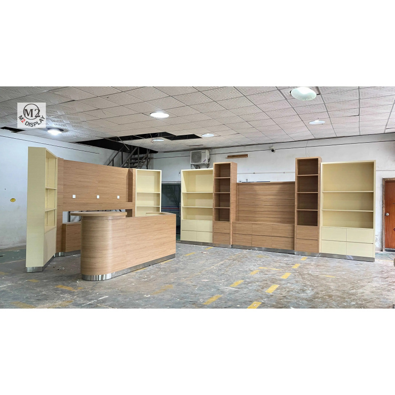 Maßgefertigte M2-Vitrine für S – Interior Design Nail Salon Bewertung und Preis