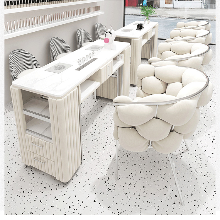 Innendesign Maniküretisch und  – Interior Design Nail Salon Bewertung und Preis