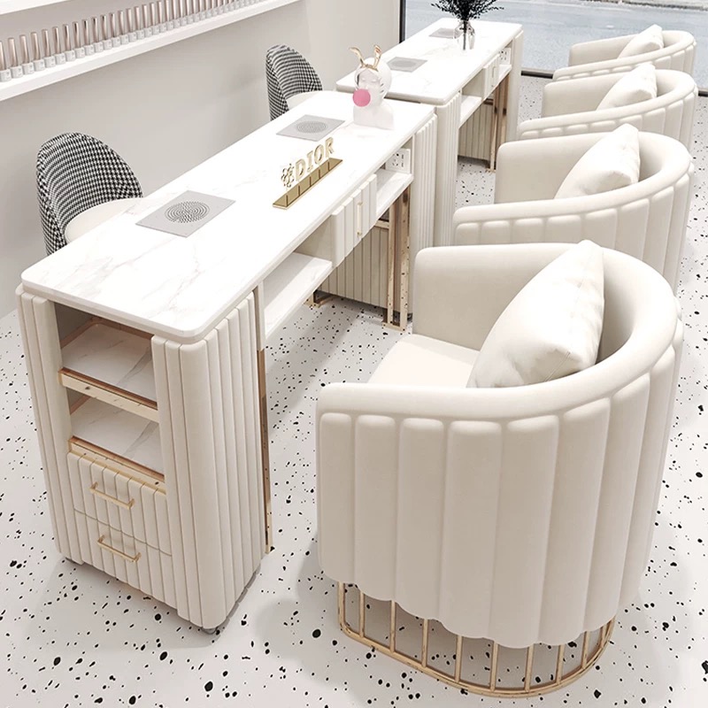 Luxuriöse moderne beige Nail-A – Interior Design Nail Salon Bewertung und Preis